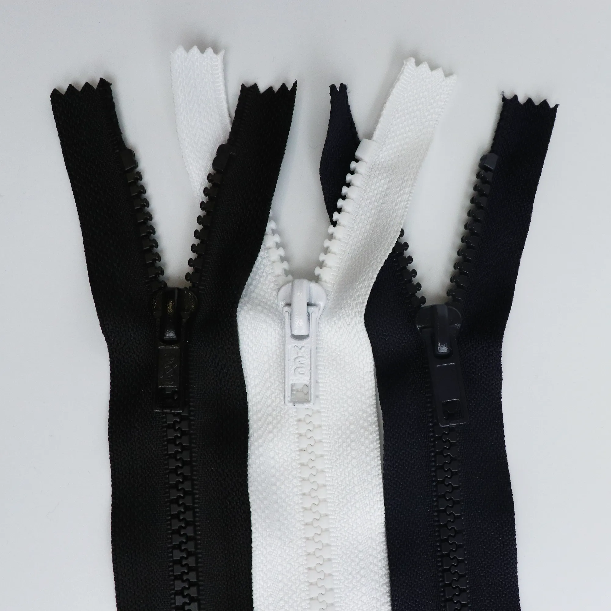 Closed Ended Chunky Zip - 18 cm / 7 inches - Variety of Colours