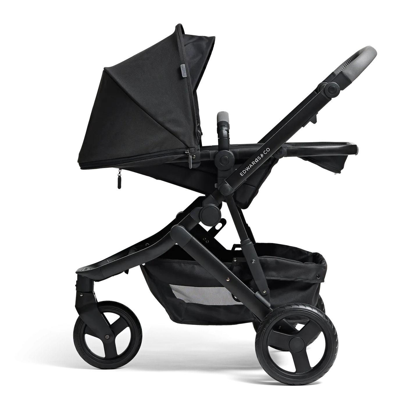 Edwards & Co Oscar M2 Pram   Basssinet