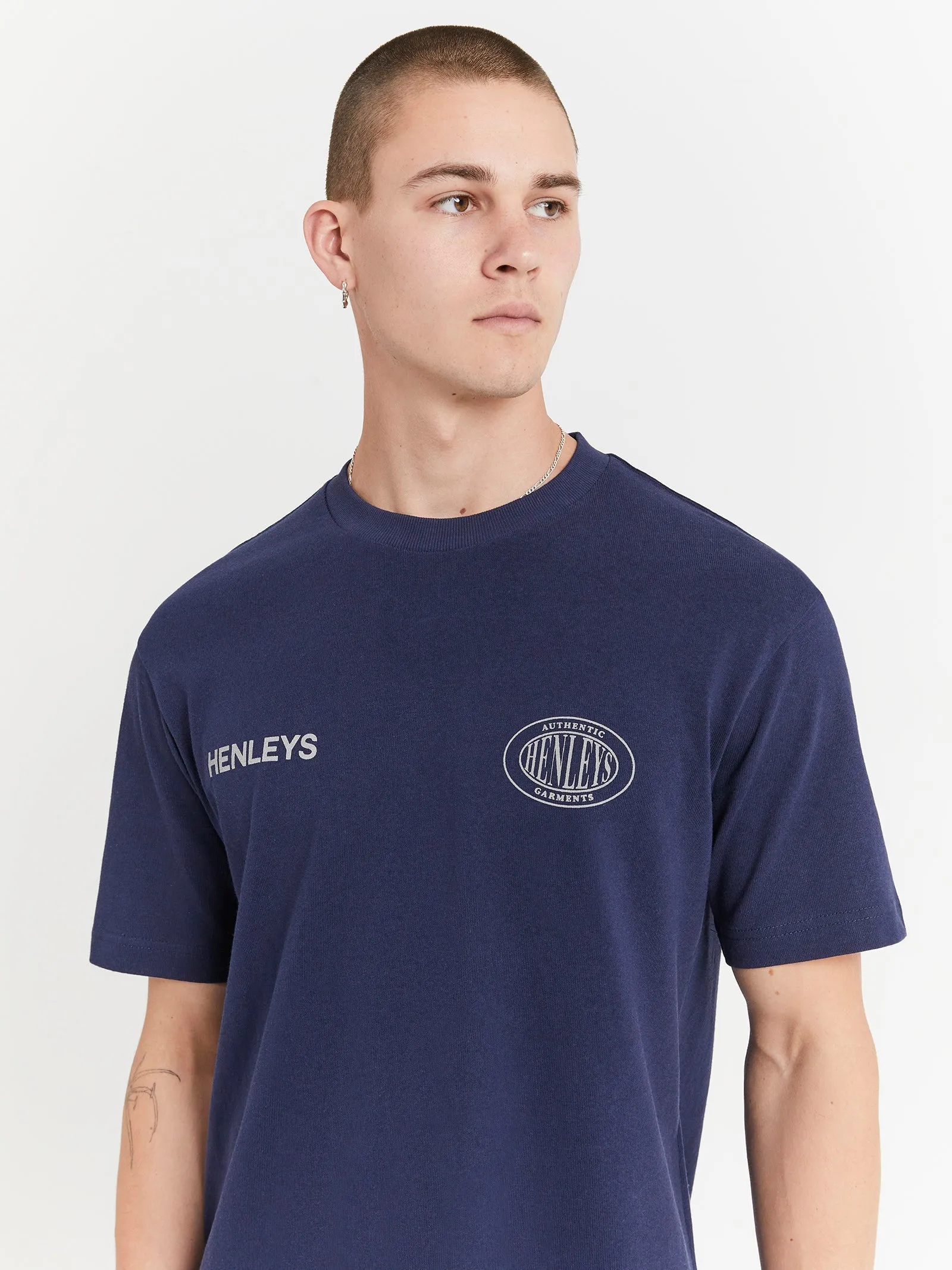 HENLEYS ESCAPADE TEE- MENS - NAVY