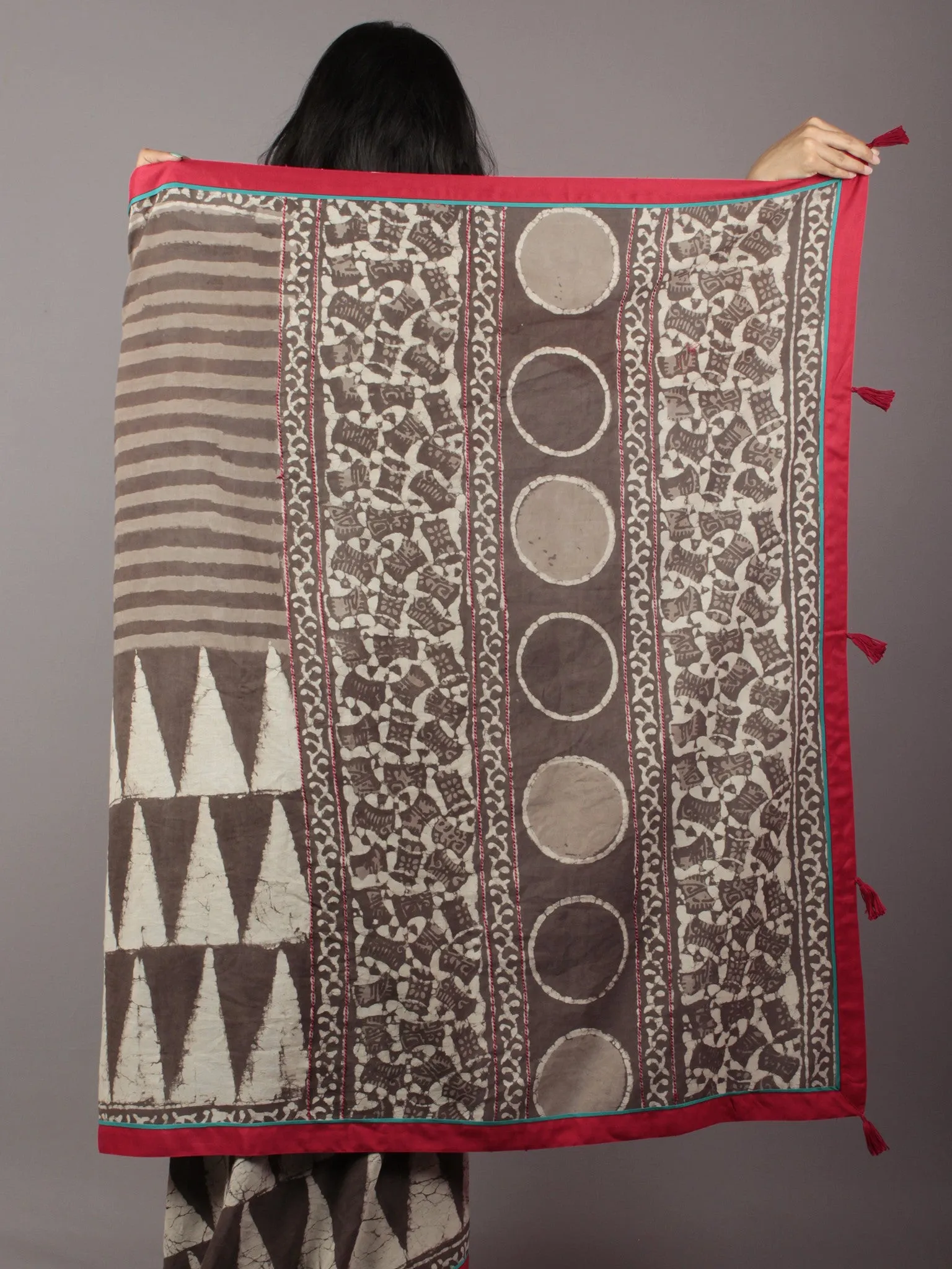 Kashish Ivory Hand Block Printed & Thread Embroidered Cotton Saree With Red & Sea Green Border & Tassels - S031701773