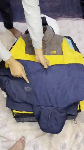 Mix Branded puffer jackets 19 piece