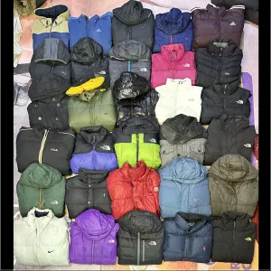 Mix branded TNF/Moncler puffer jackets 30 piece