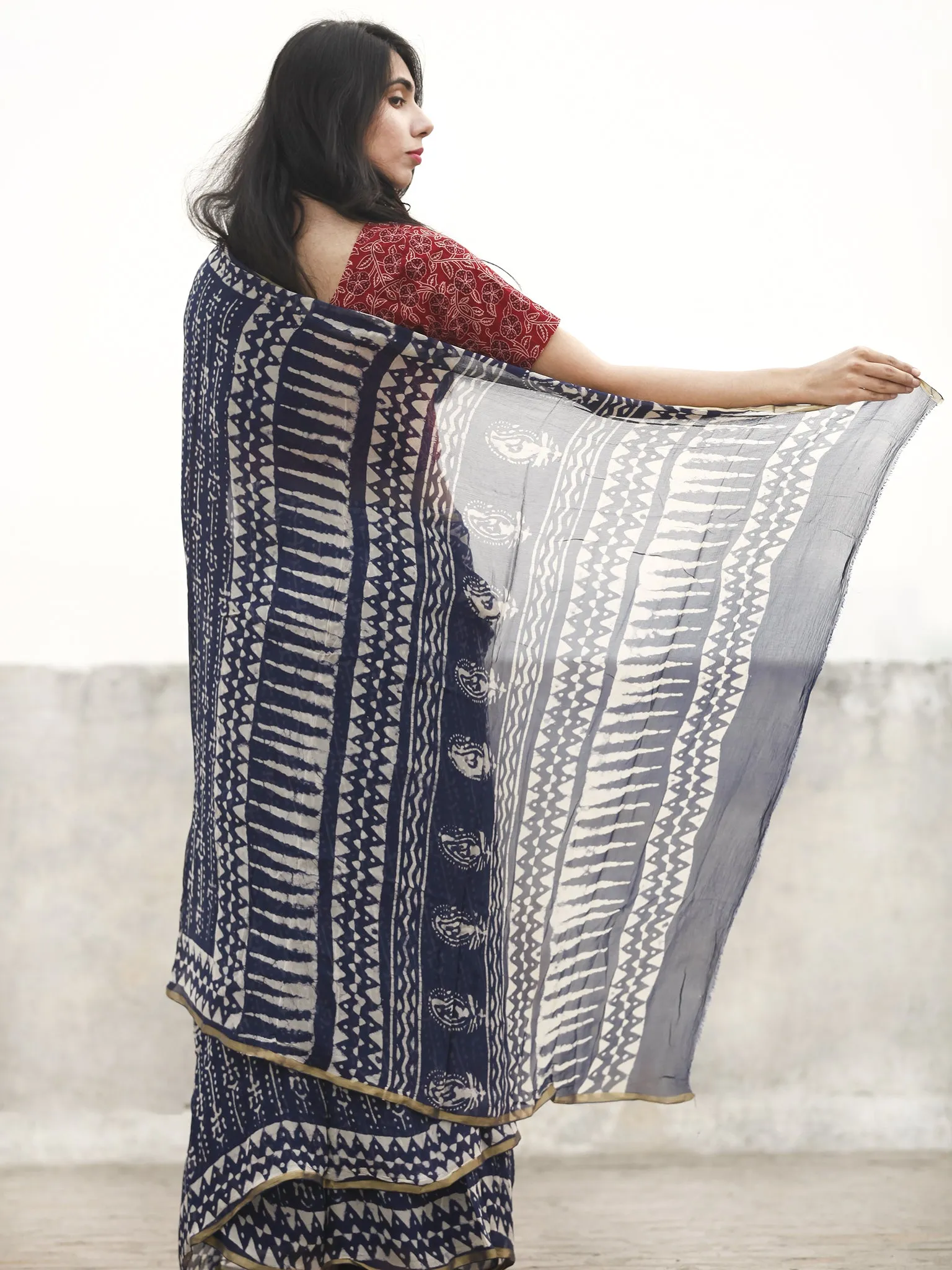 Navy Blue white Hand Block Printed Chiffon Saree With Zari Border - S031702597