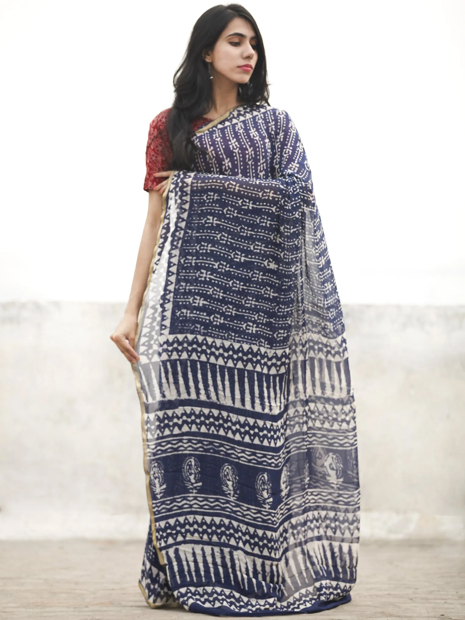 Navy Blue white Hand Block Printed Chiffon Saree With Zari Border - S031702597