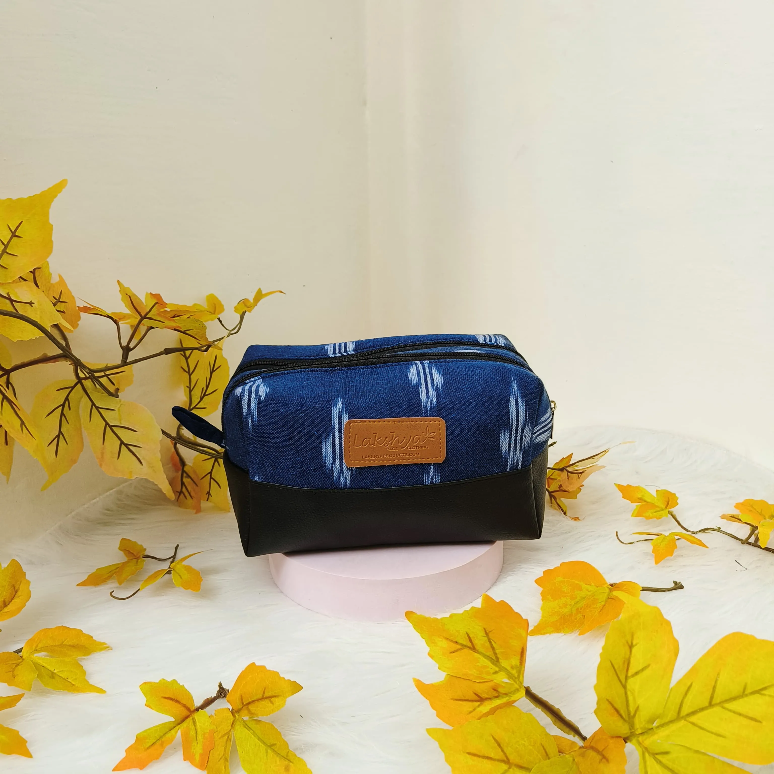 Sarus Crane Series Double Zip Vanity Dark Blue with White Fret Prints