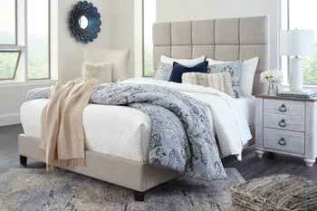 Signature Design by Ashley Dolante Upholstered Bed