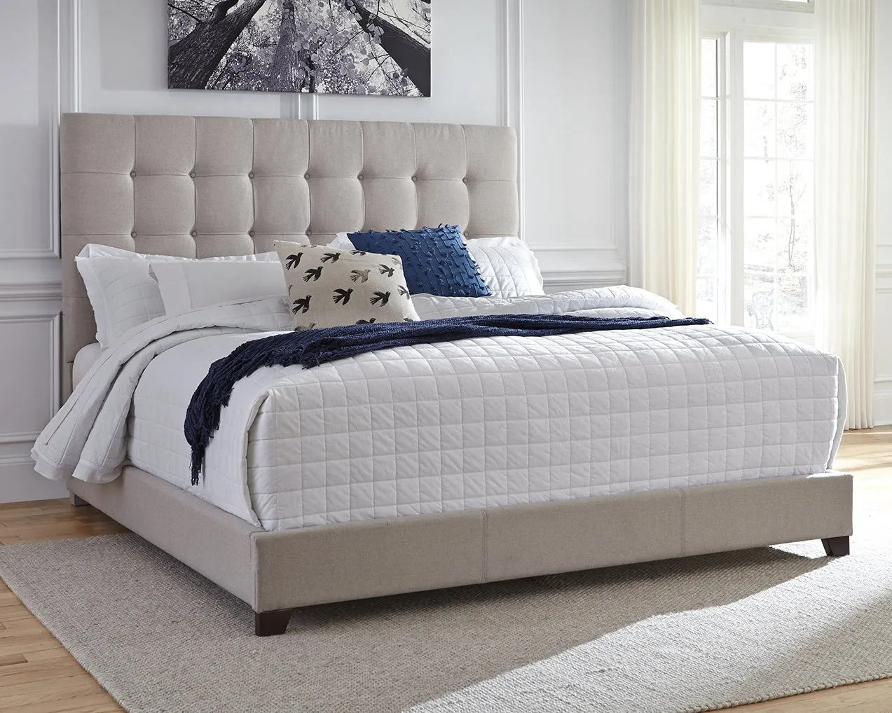 Signature Design by Ashley Dolante Upholstered Bed