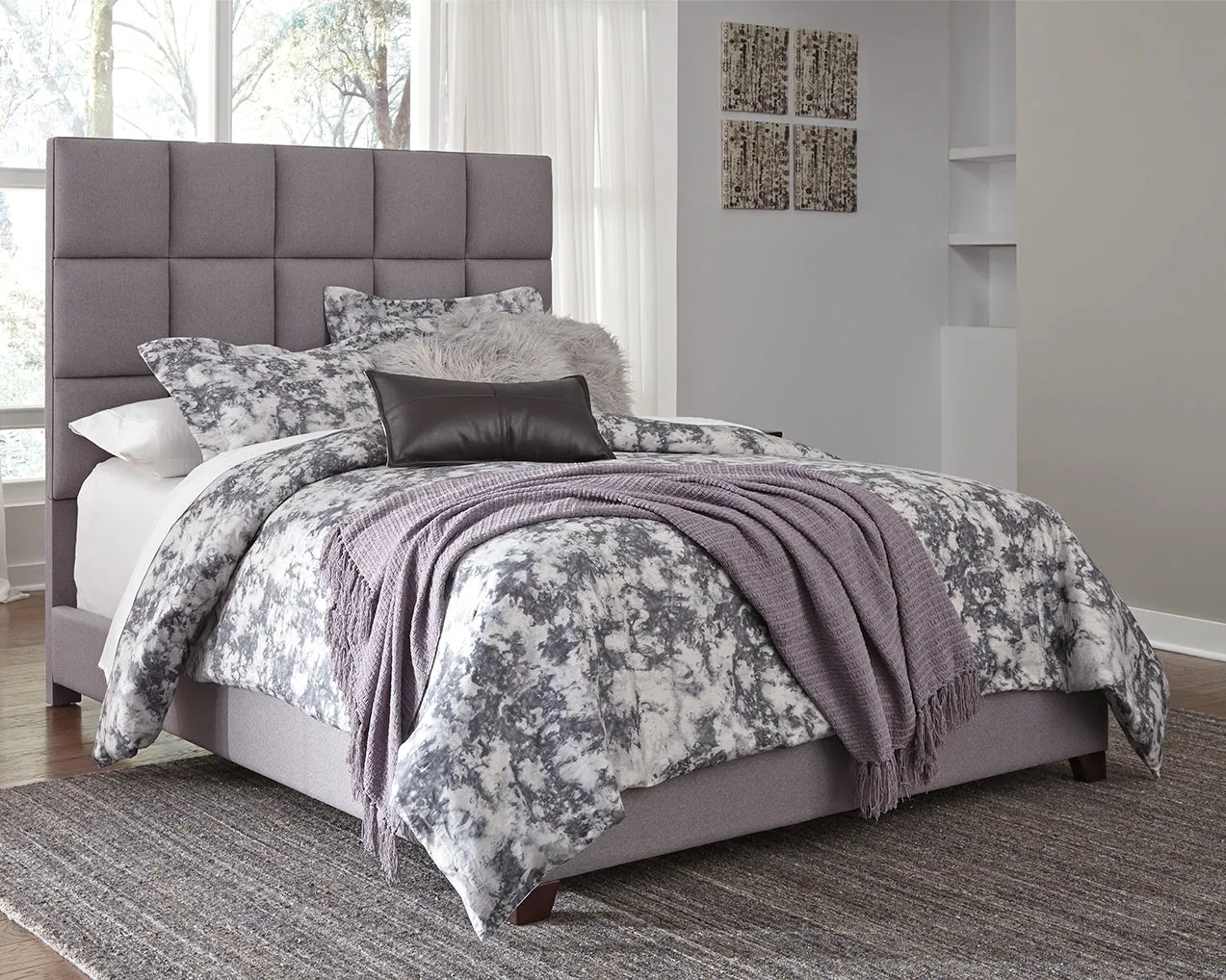 Signature Design by Ashley Dolante Upholstered Bed